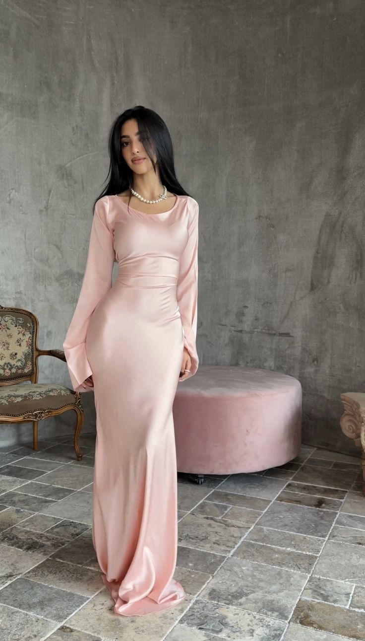 Monarch Satin Silk Gown – Her Majesty’s Sovereign Edition