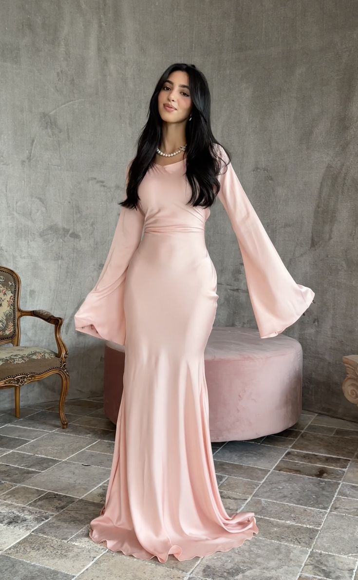 Monarch Satin Silk Gown – Her Majesty’s Sovereign Edition